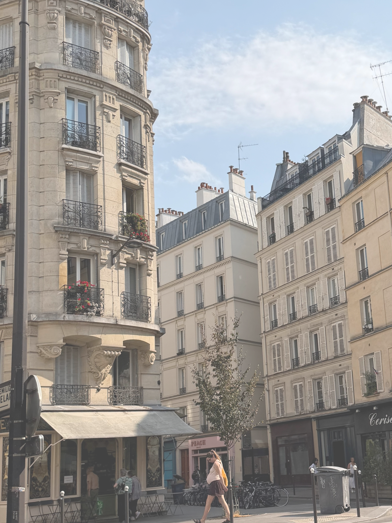 Master your French skills with my ultimate guide to the best French podcasts